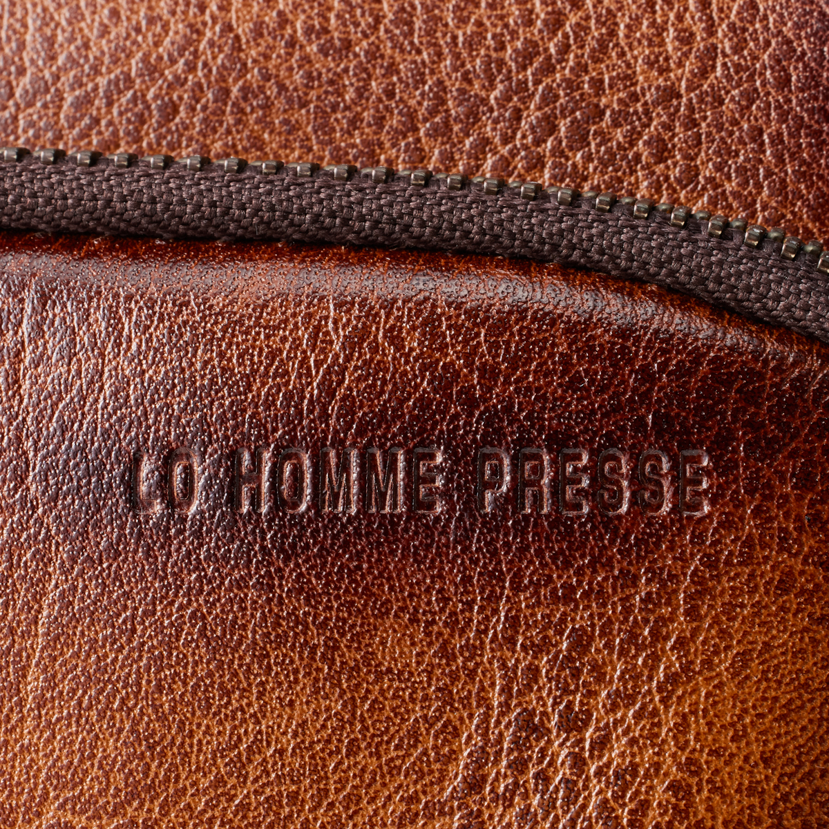 LO HOMME PRESSE(ロ オム プレッセ) アルカイック ショルダー付きセカンドバッグ 71881