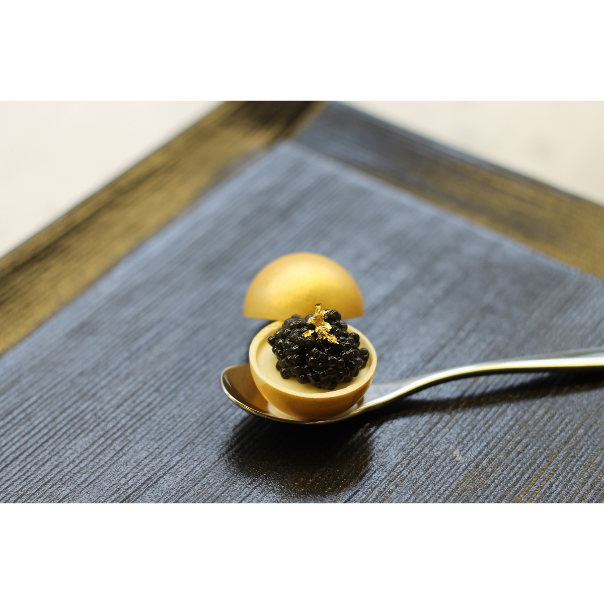 【冷蔵】フランス産　養殖キャビア　オシェトラ箱入り　18g 260731