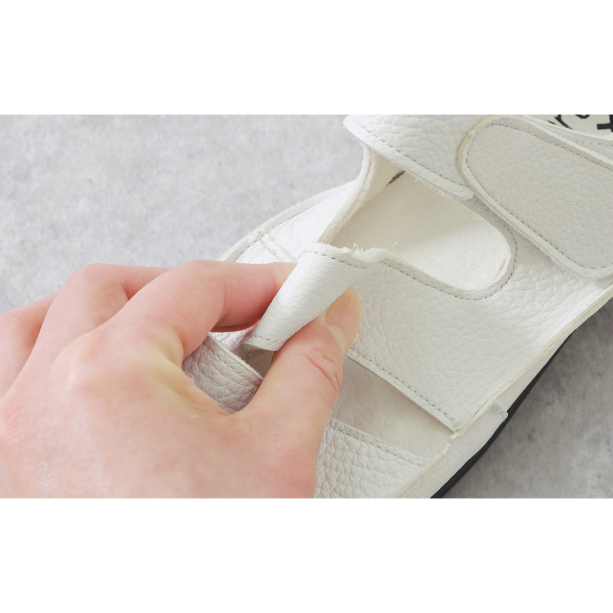 【革のカシミヤ・鹿革製】履いたそばからなじむサンダル
