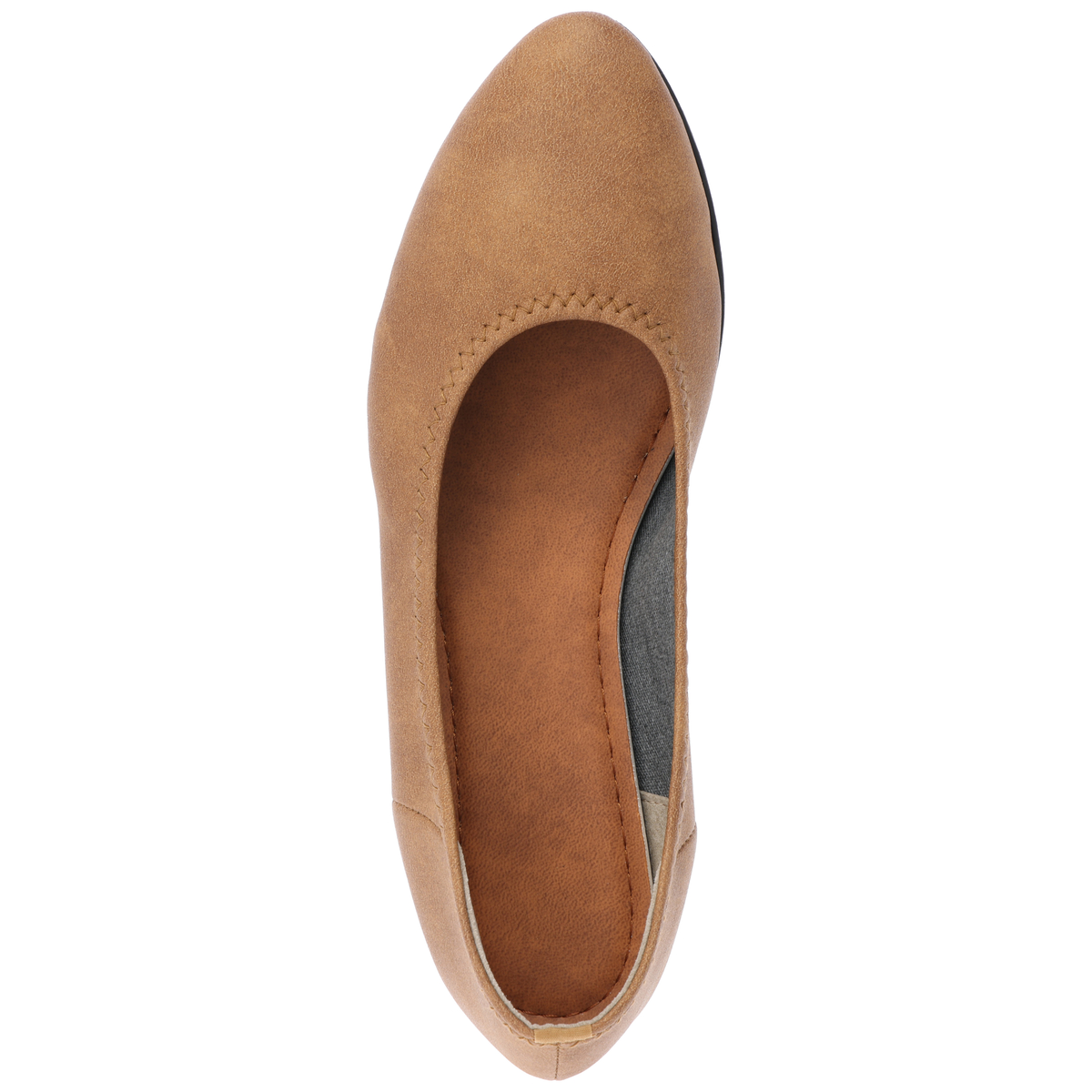 とんがりつま先のアーモンドトゥパンプス