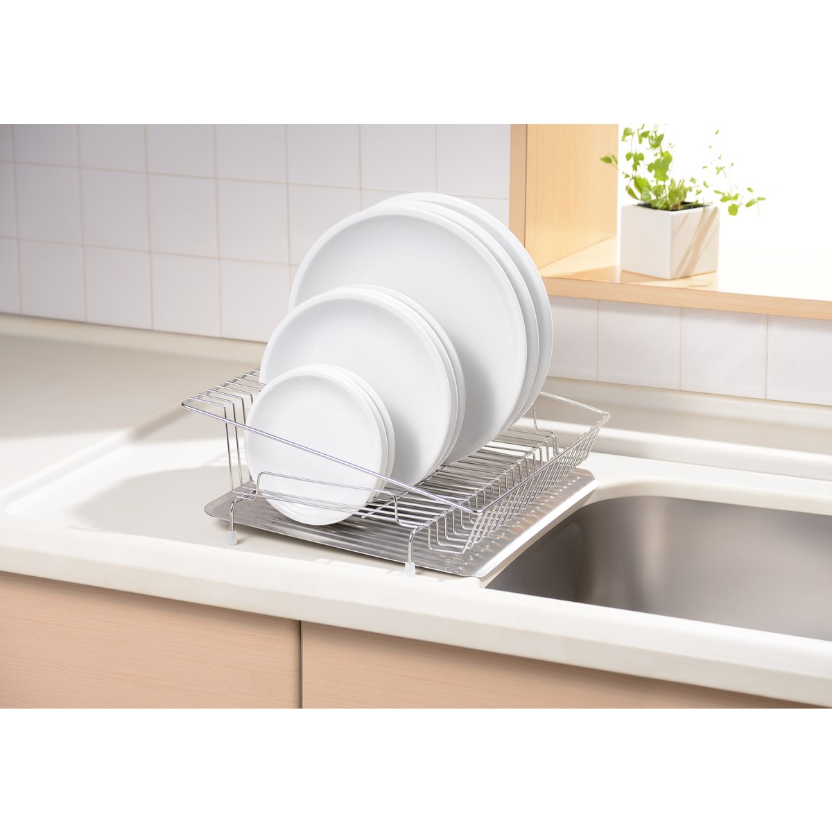 水が流れるステンレス水切りカゴ