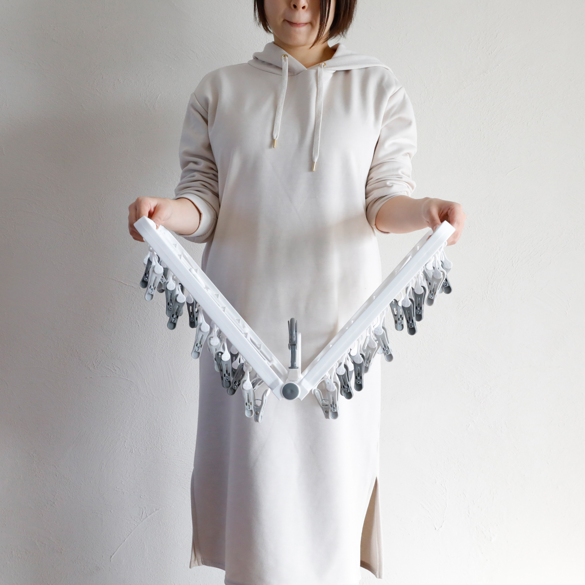 The hangers 引っ張って取り込めるランドリーハンガー 42P