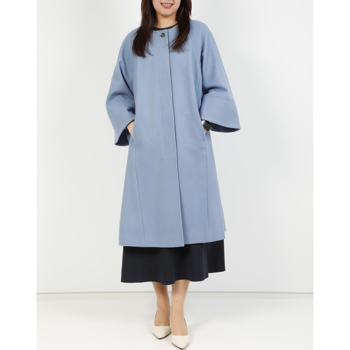 【ミラ・ショーン】ベルスリーブ・コート（ブルー）