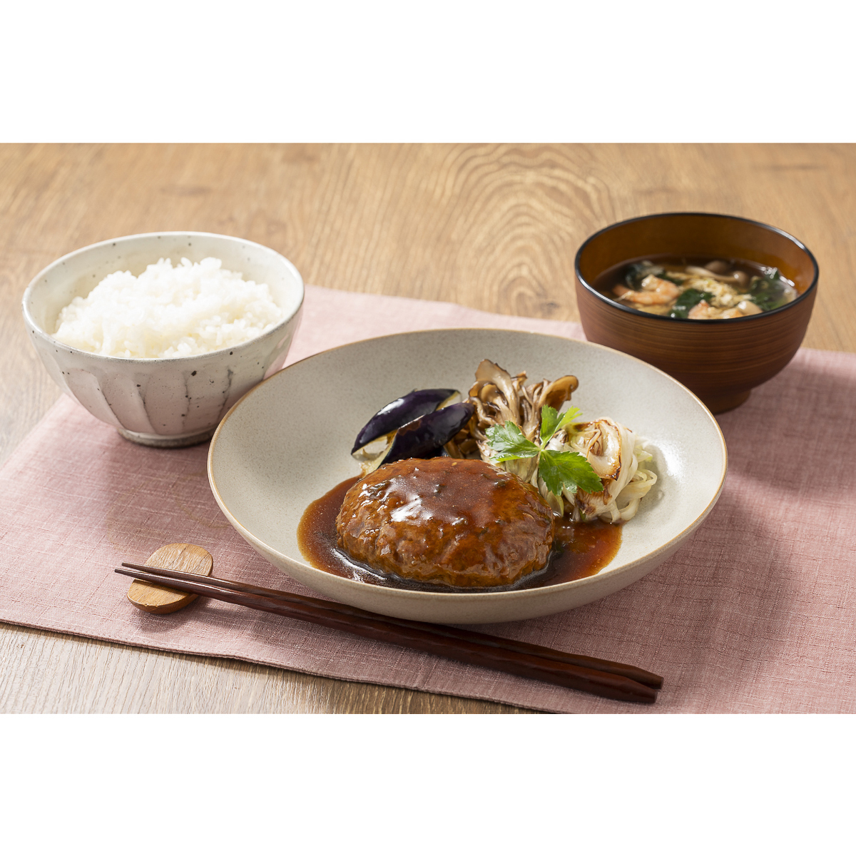 冷凍】デニーズ 八丁味噌で仕立てた和風ハンバーグ | かぜとゆき