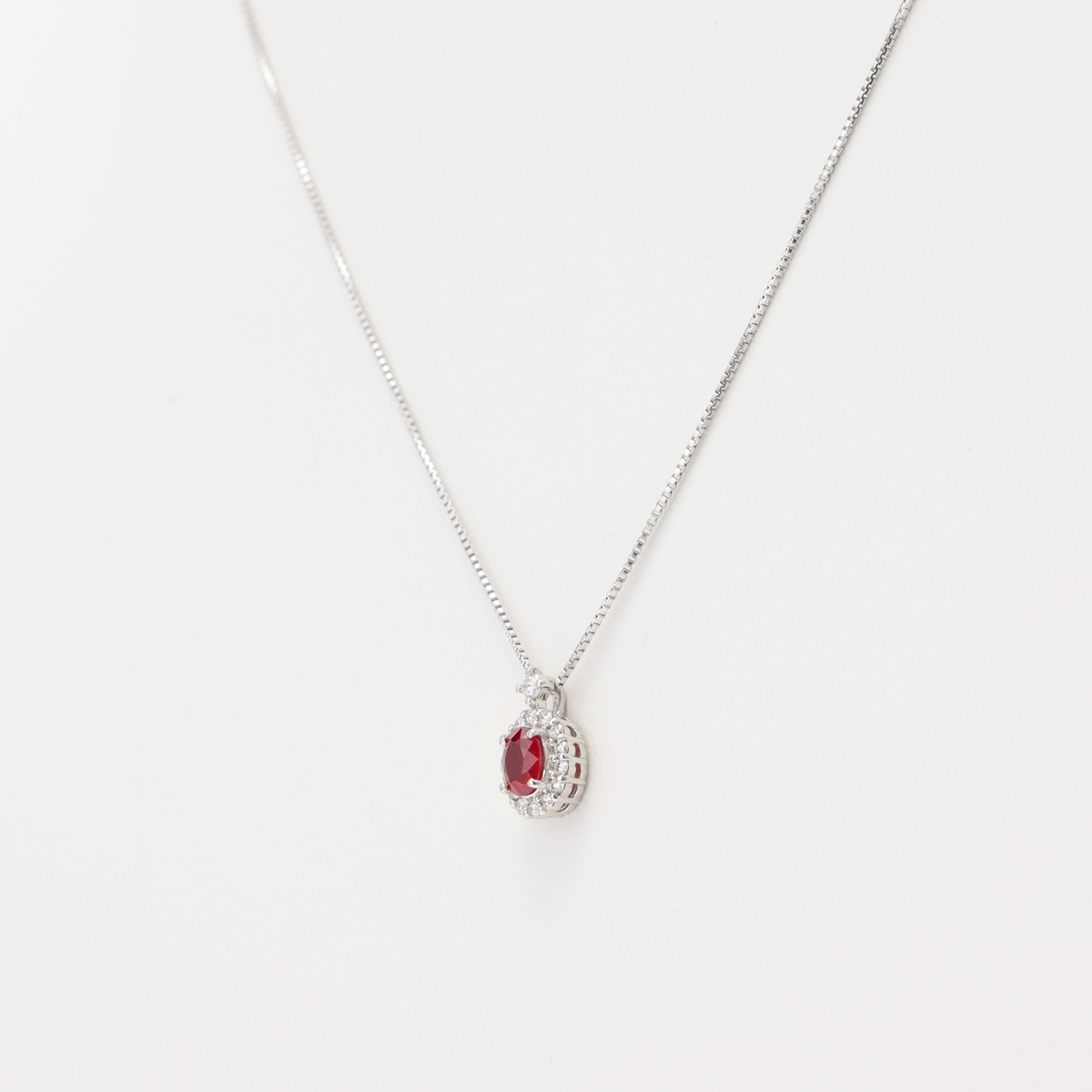 天然非加熱ルビーペンダントネックレス(オーバルカット)