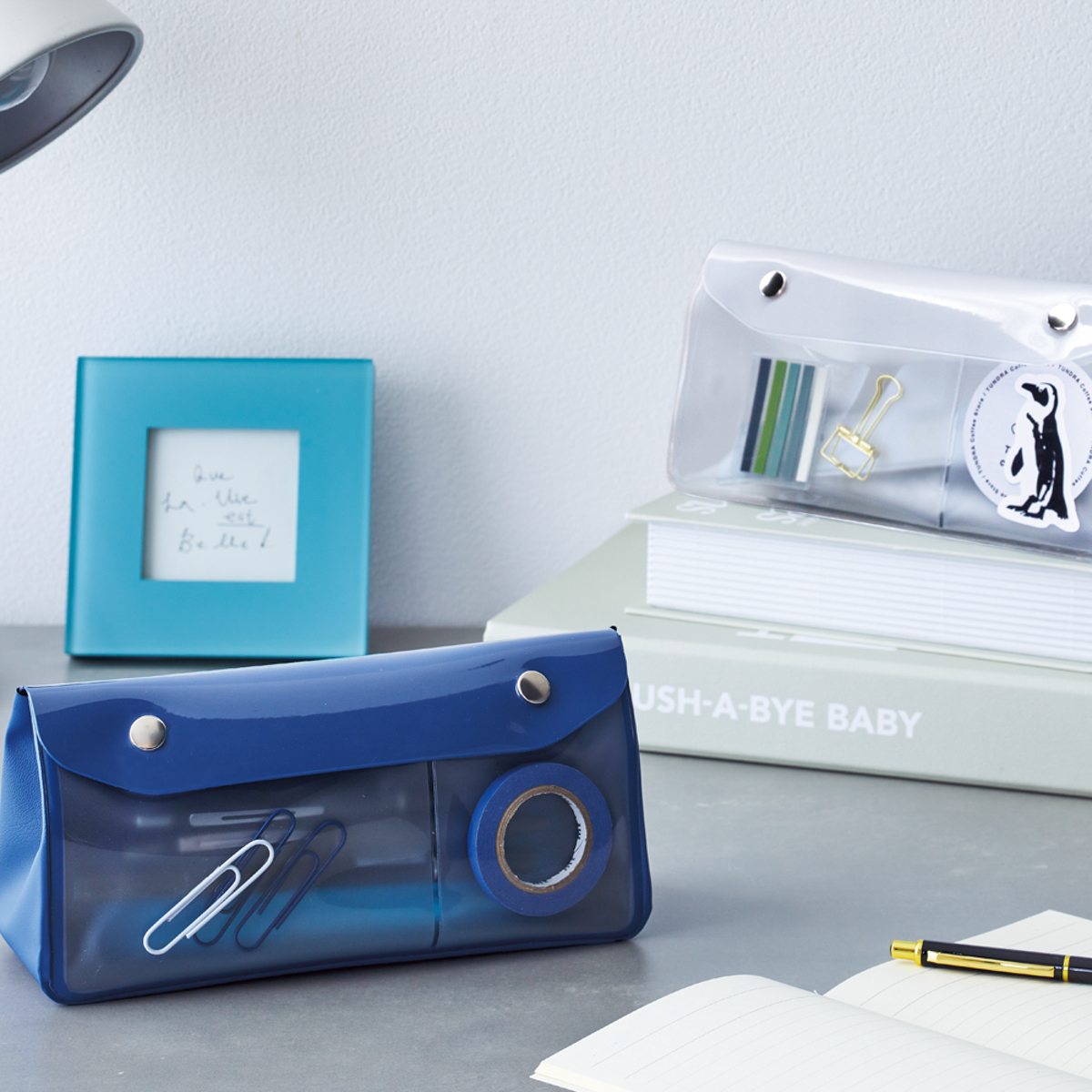 ＡＬＣＬＥＡ　トライアングルペンケース　ブルー
