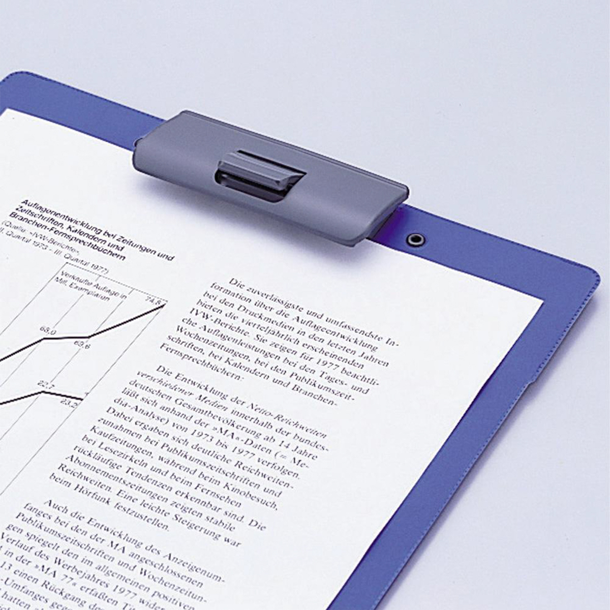 クリップファイル　青