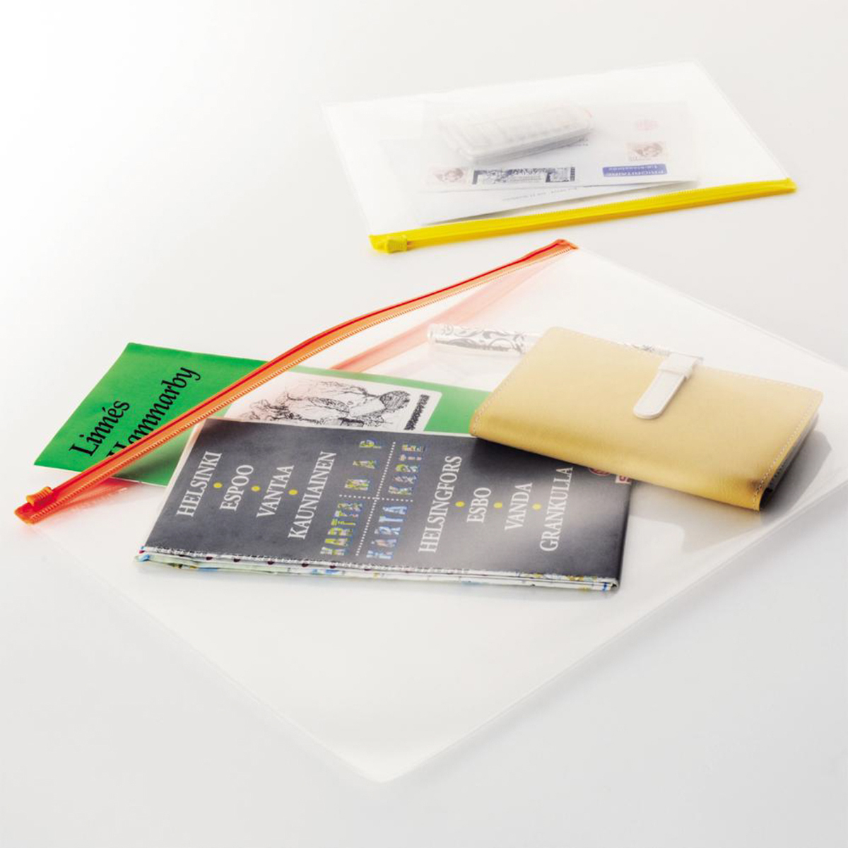 クリヤーケース（ヨコ型）　赤