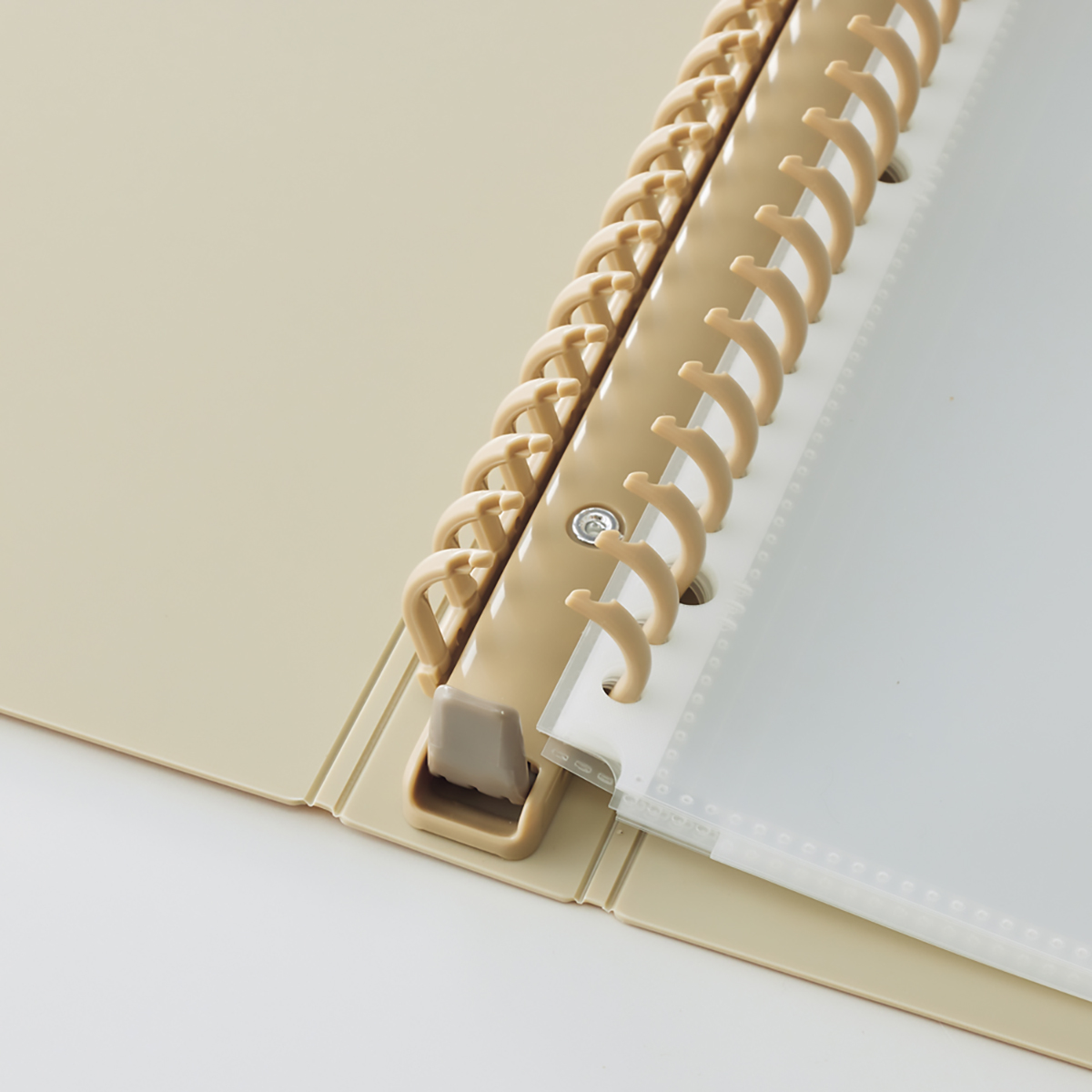 Ｒｏｏｍｙ　クリヤーブック＜ポケット交換式＞　ベージュ