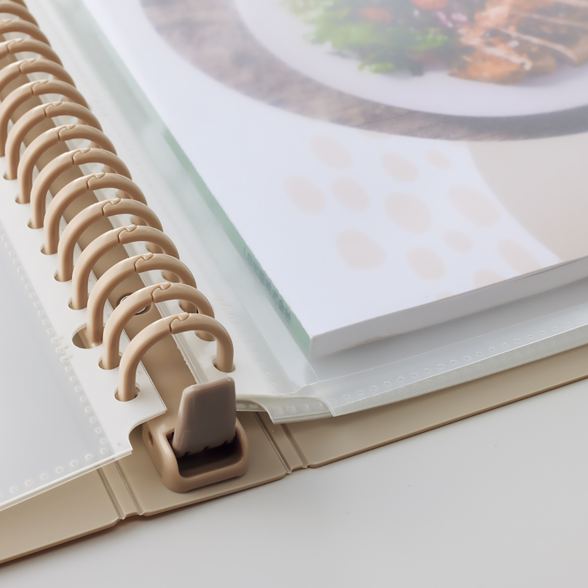 Ｒｏｏｍｙ　クリヤーブック＜ポケット交換式＞　ベージュ