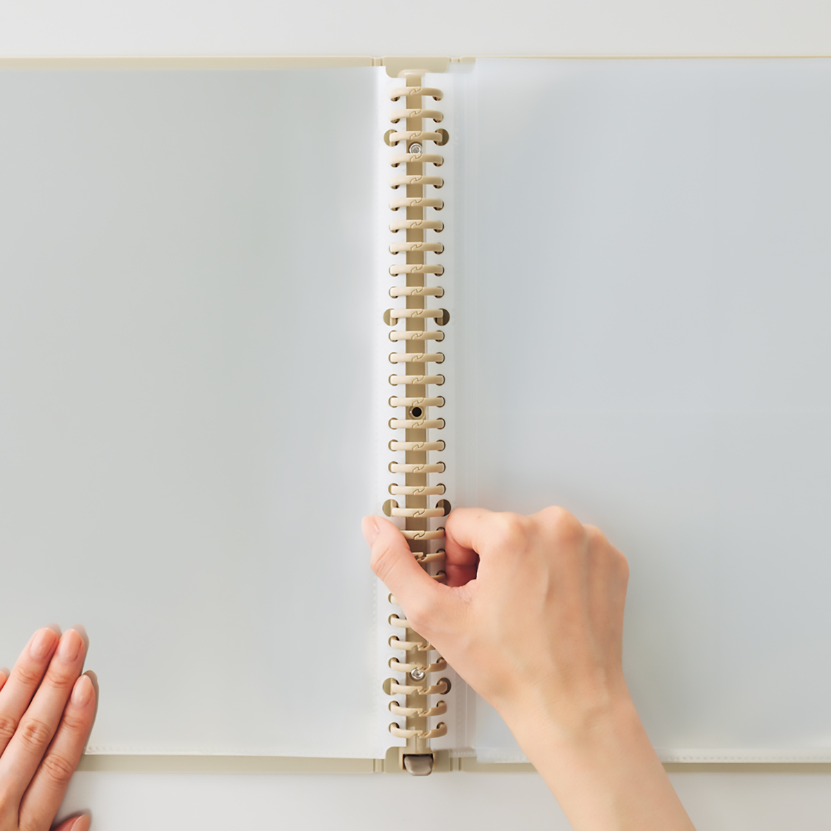 Ｒｏｏｍｙ　クリヤーブック＜ポケット交換式＞　グレー