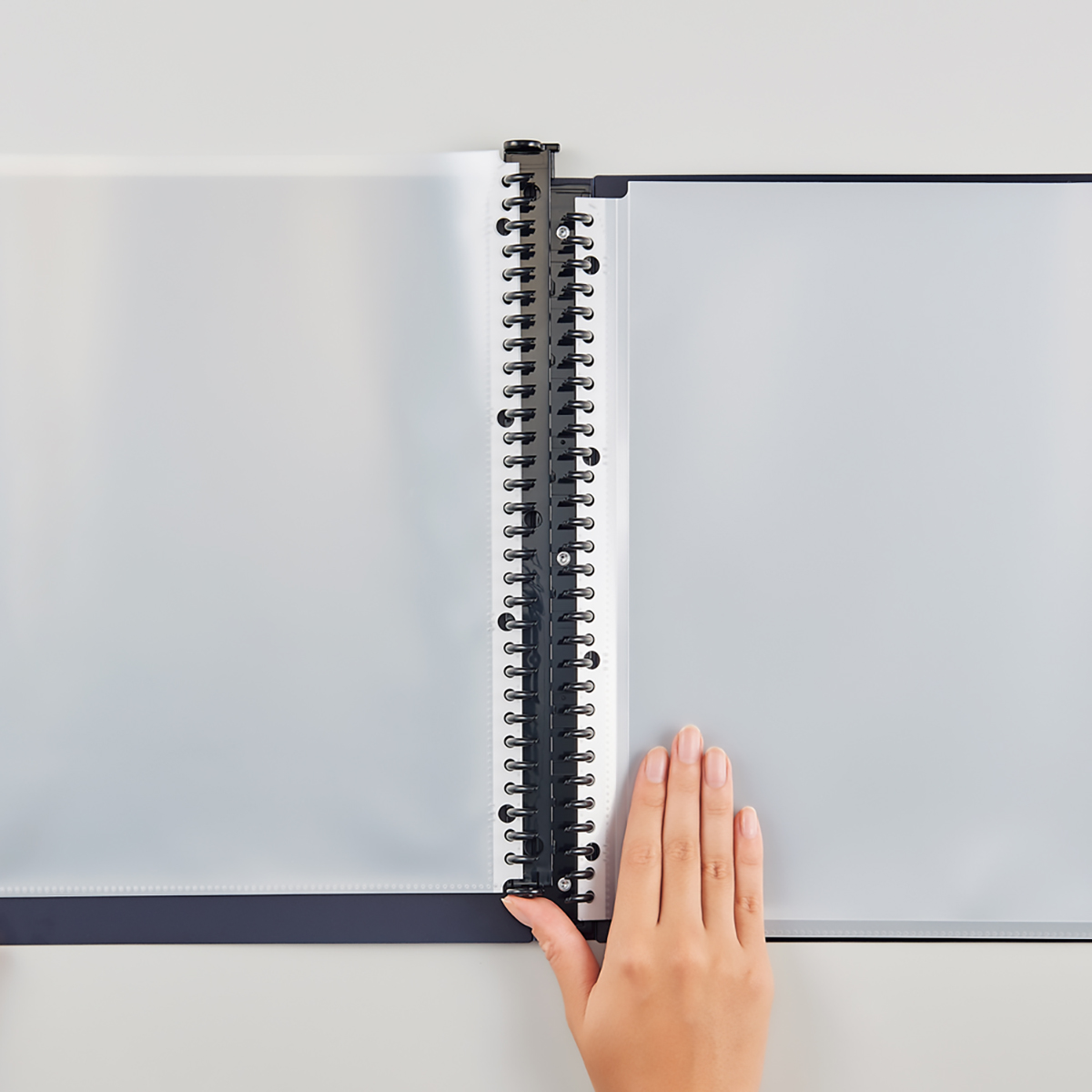 ＳＥＬＦＡＮＡ　クリヤーブック＜ポケット交換式＞　ネイビーブラック