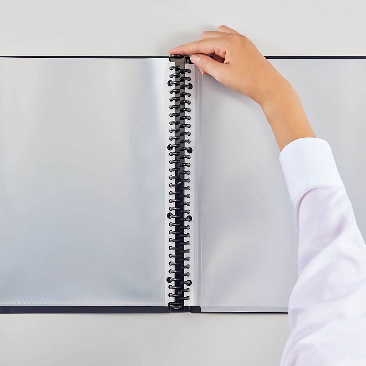 ＳＥＬＦＡＮＡ　クリヤーブック＜ポケット交換式＞　ネイビーブラック