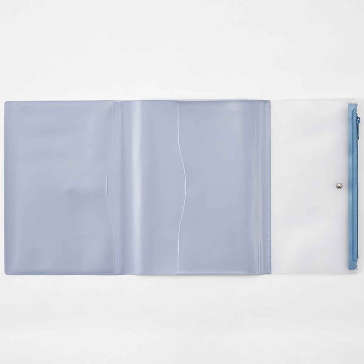 ダイゴー　ｉｓｓｈｏｎｉ．ペンケース付ノートカバーＰＶＣ　Ａ５　Ｒブラック