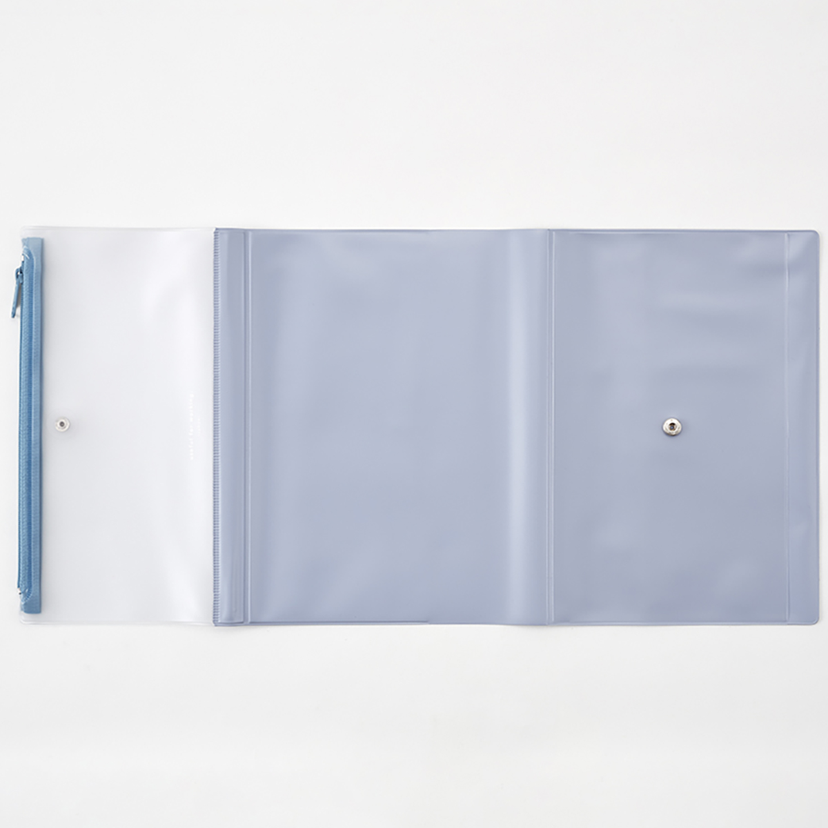 ダイゴー　ｉｓｓｈｏｎｉ．ペンケース付ノートカバーＰＶＣ　Ａ５　Ｒブラック