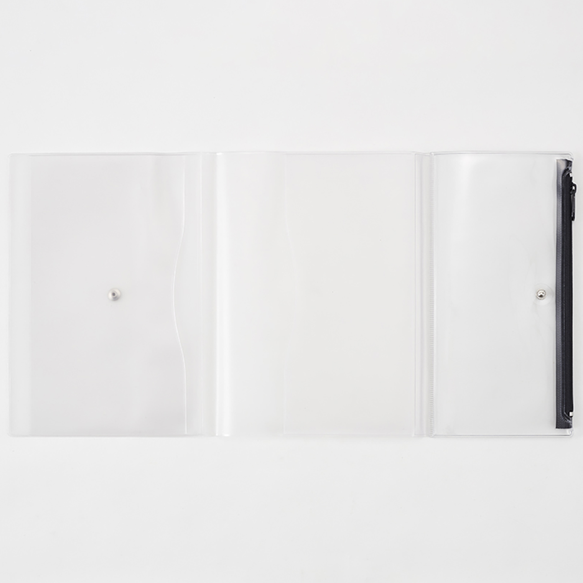 ダイゴー　ｉｓｓｈｏｎｉ．ペンケース付ノートカバーＰＶＣ　Ａ５　Ｒクリアブラック