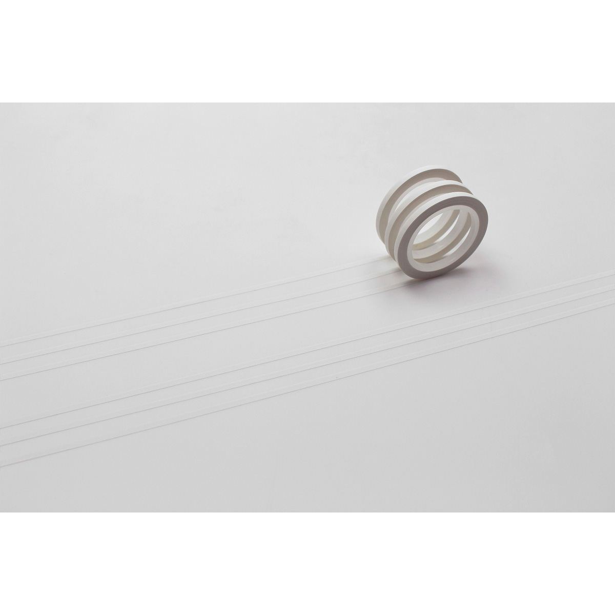 カモ井／マスキングテープ　ｍｔ　ｓｌｉｍ　３ｍｍ　マットホワイト　ＭＴＳＬＩＭＳ１２Ｒ