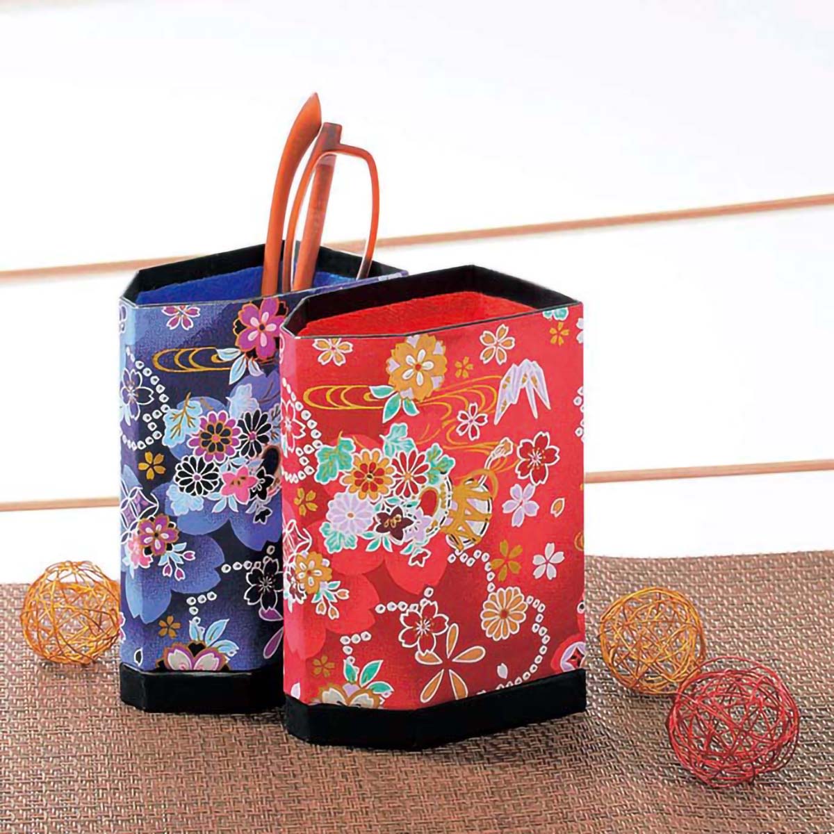 トーヨー　特選手作りセット（めがねスタンド）　　千代紙／２種類、ボール紙、黒紙、メルトン／２色