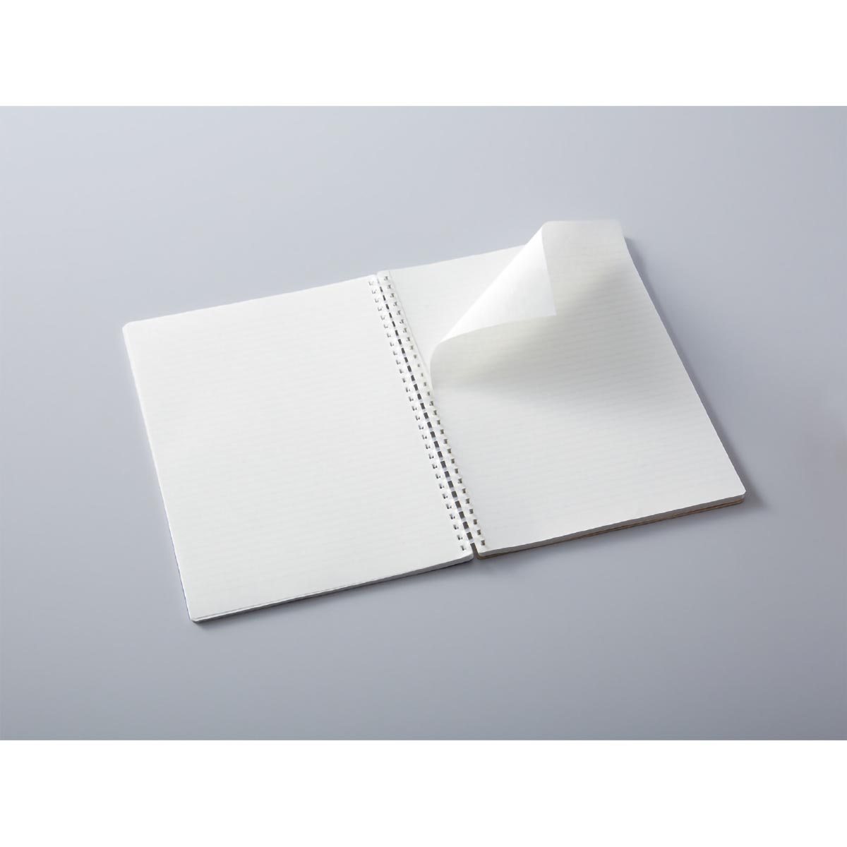 コクヨ　ソフトリングノート　Ｂ５　８０枚　ドットＢ罫　ライトブルー