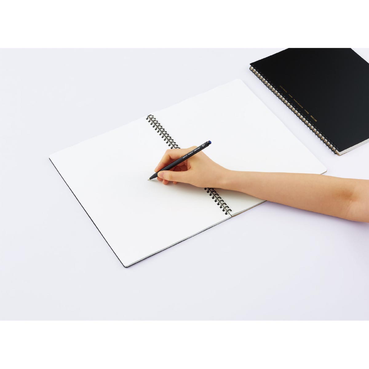 コクヨ　ソフトリングノート　Ａ４　７０枚　無地黒