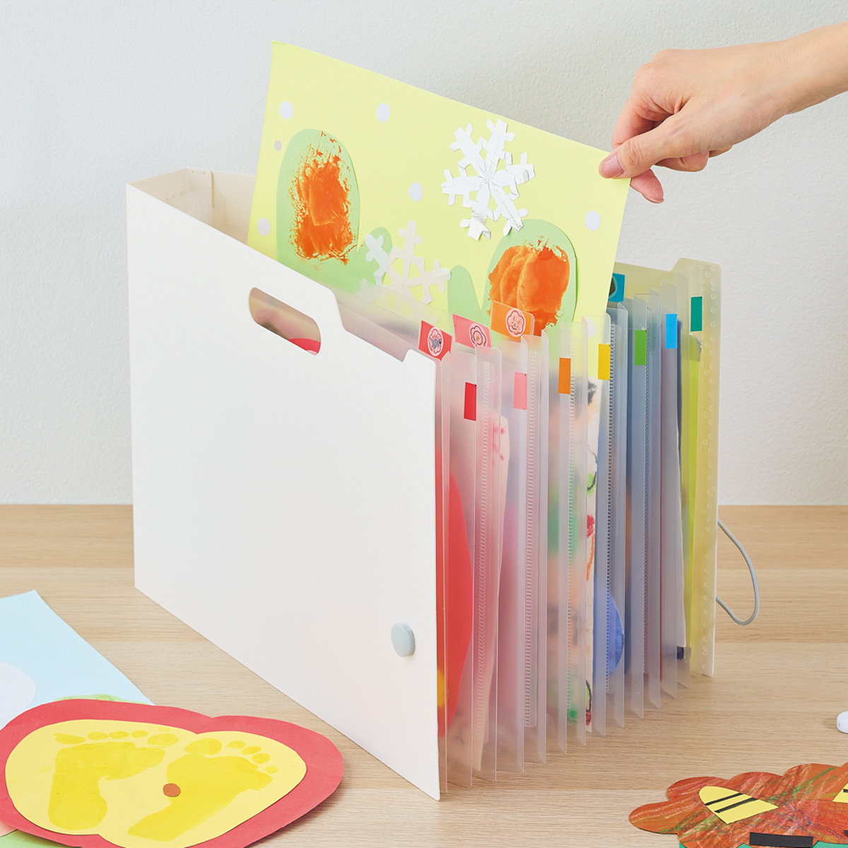 リヒトラブ　ｎｏｉｅ－ｓｔｙｌｅ　ドキュメントボックス　ヨコ　スリム　ホワイト　Ａ４　６仕切（７ポケット）