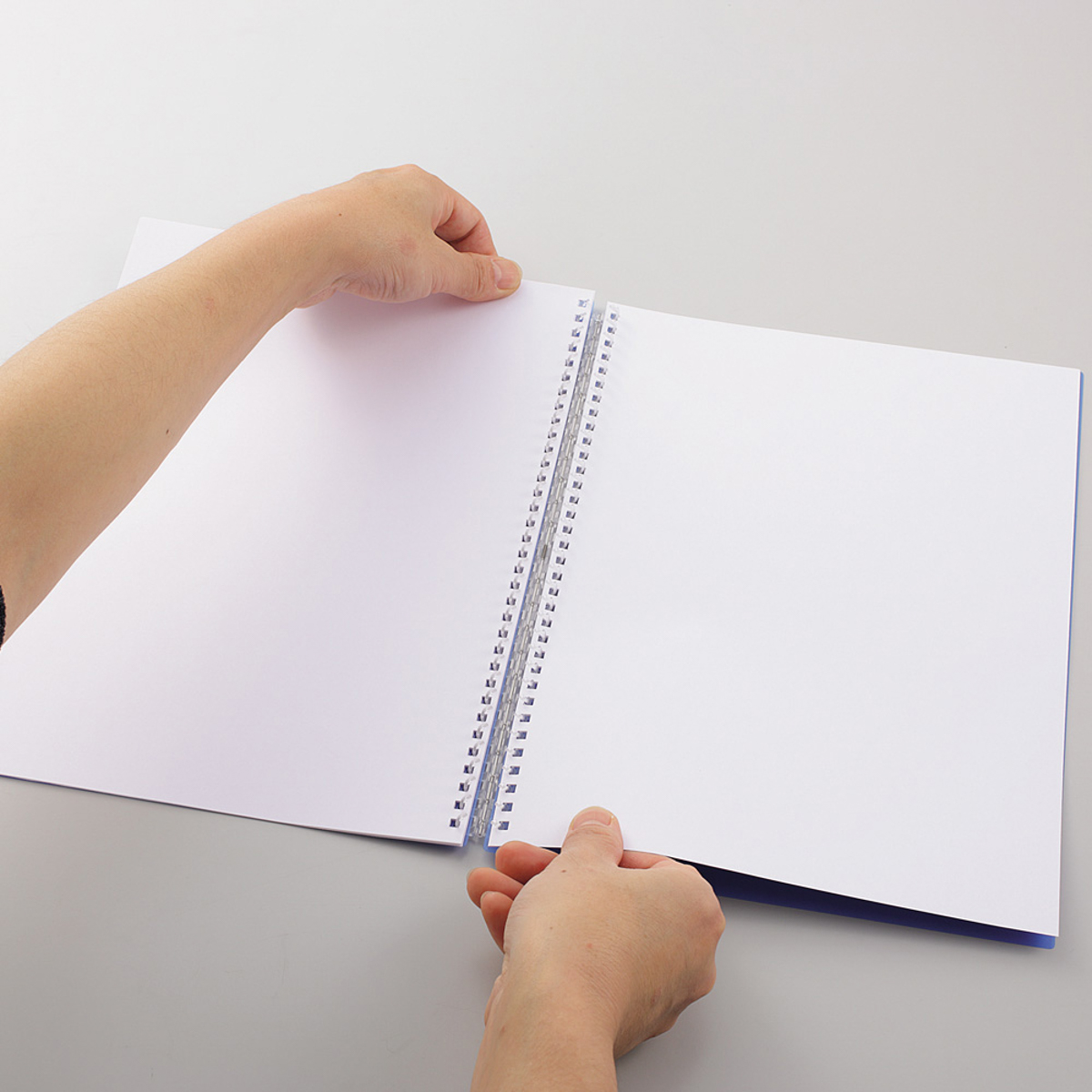 リヒトラブ　ツイストリング製本用とじ具　Ａ４　３４穴　４本入　ノートリーフ１００枚収容