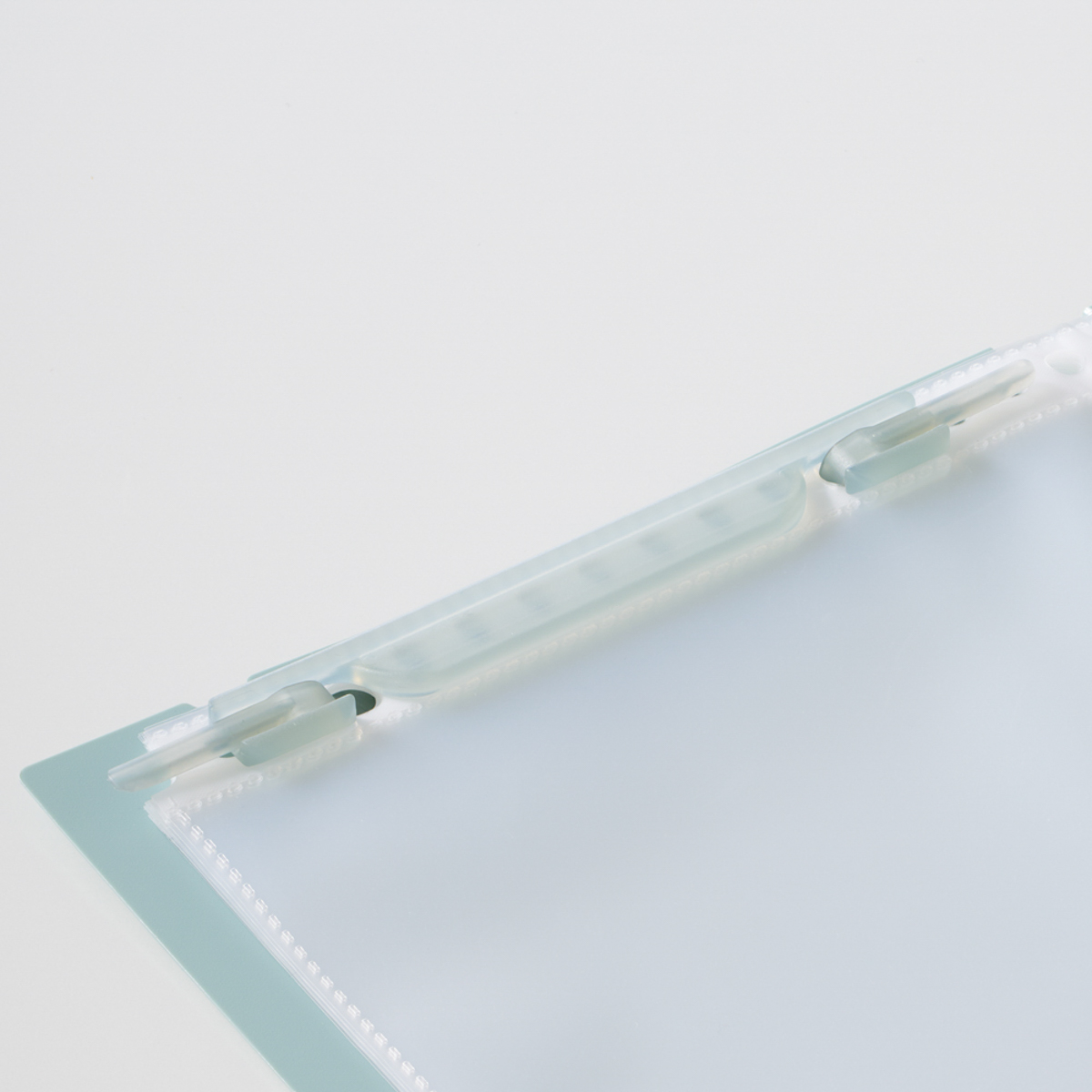 リヒトラブ　Ｍｕｔｕａｌ　二つ折りクリヤーブック＜ポケット交換式＞　ディープグリーン　Ａ５（Ａ４・２つ折）　ポケット１０枚