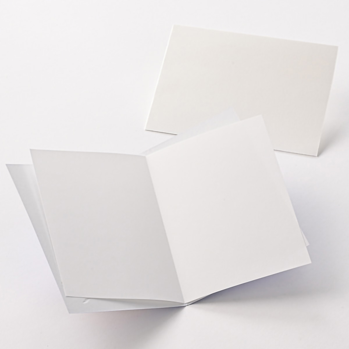 イーズプロダクツ　バースデーカード　ＧＢ２１２６