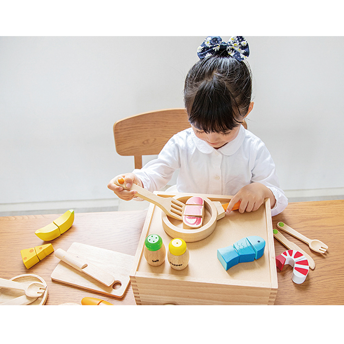 食材いっぱい！ままごとフライパンセット