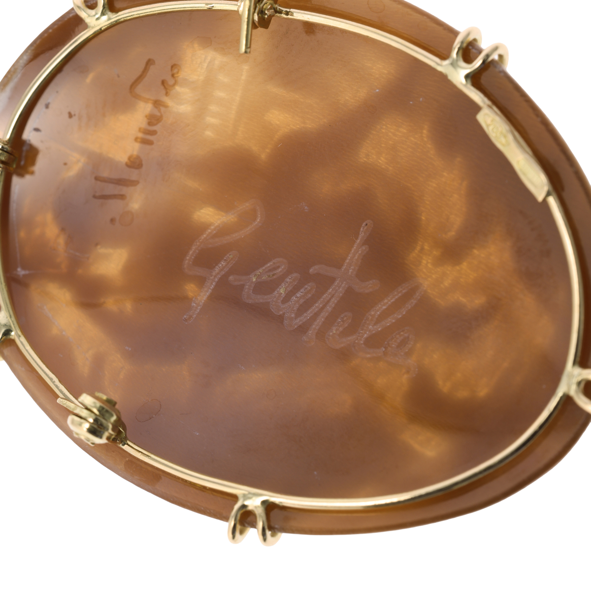 【ベアトリーチェ カメイ】Maestro Francesco Monastero作 K18シェルカメオ ブローチペンダント ”ファンタジー”