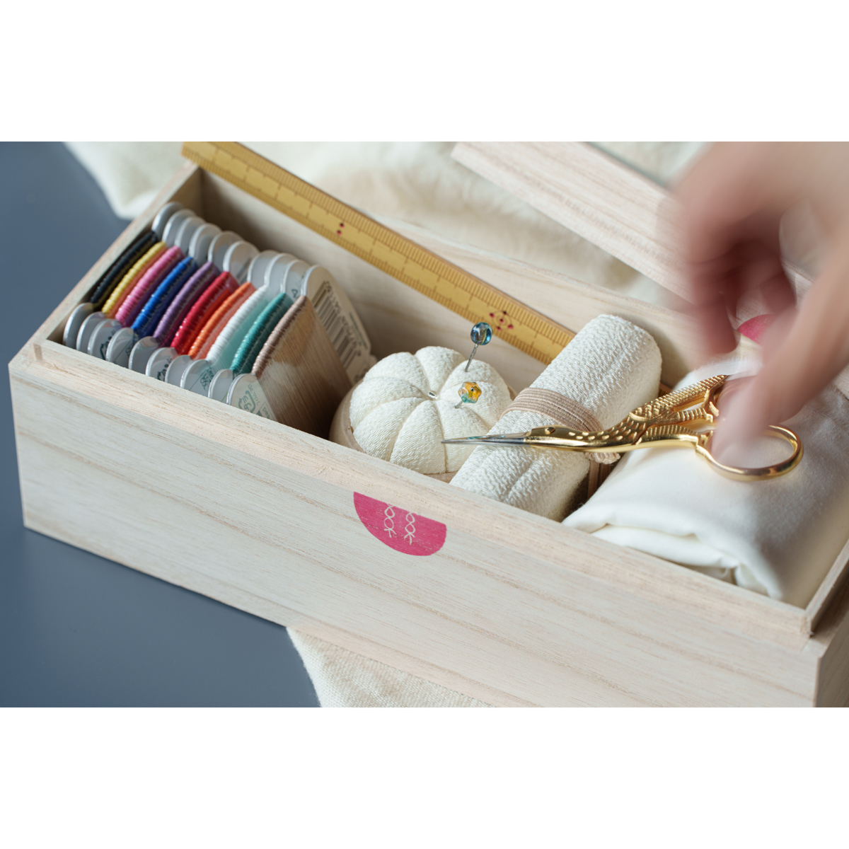 針と糸のお道具箱【ぬいぬふ】