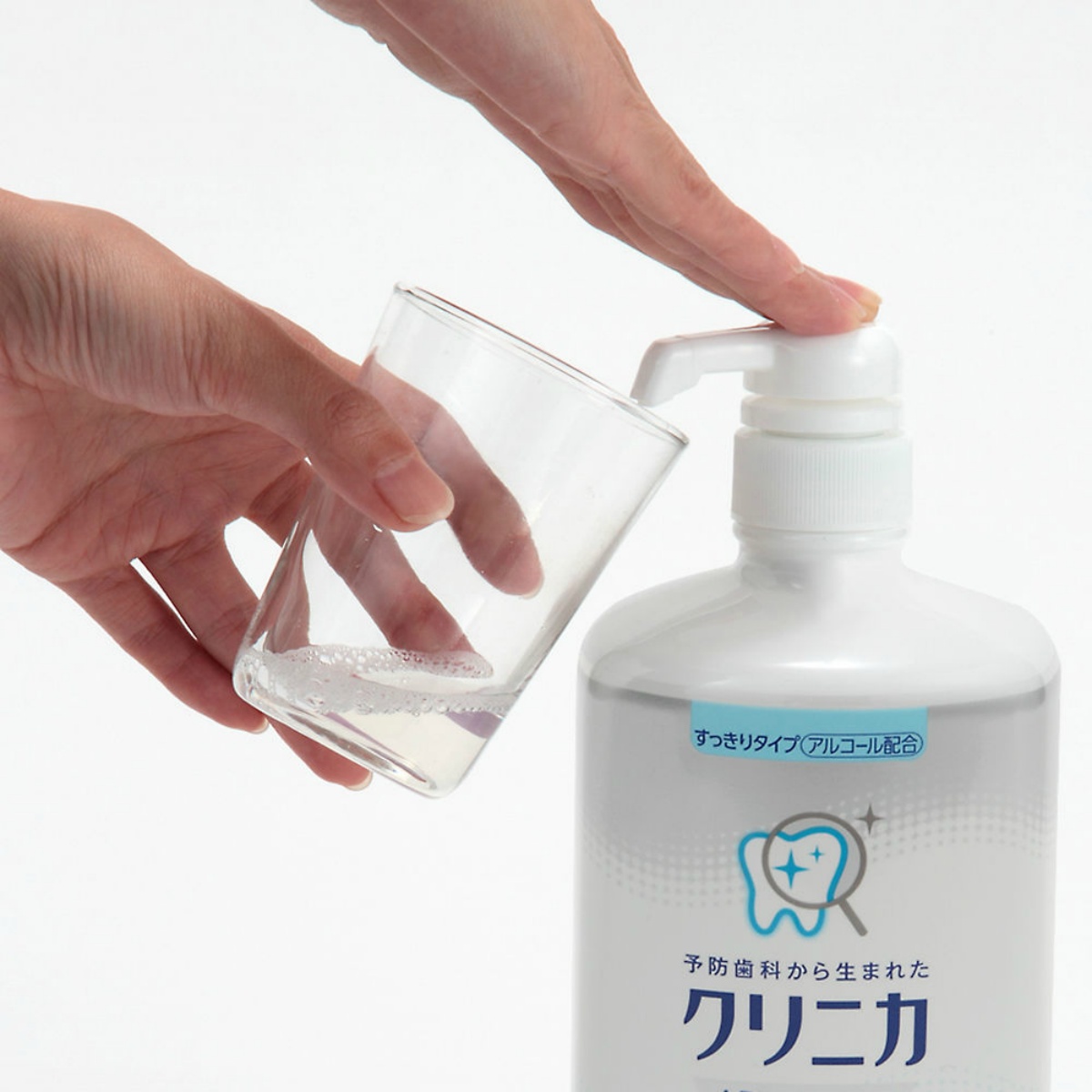 クリニカ　アドバンテージ　デンタルリンス　すっきりタイプ（アルコール配合）　９００ｍＬ