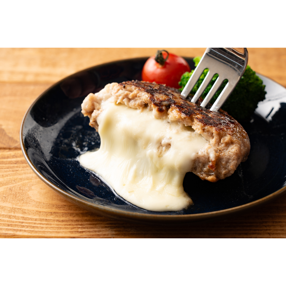 【冷凍】＜今井ファーム＞チーズインジャンボハンバーグ200g