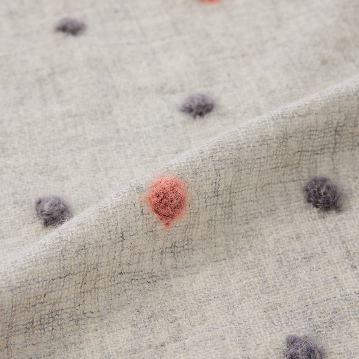 ウール混手刺繍ドットストール