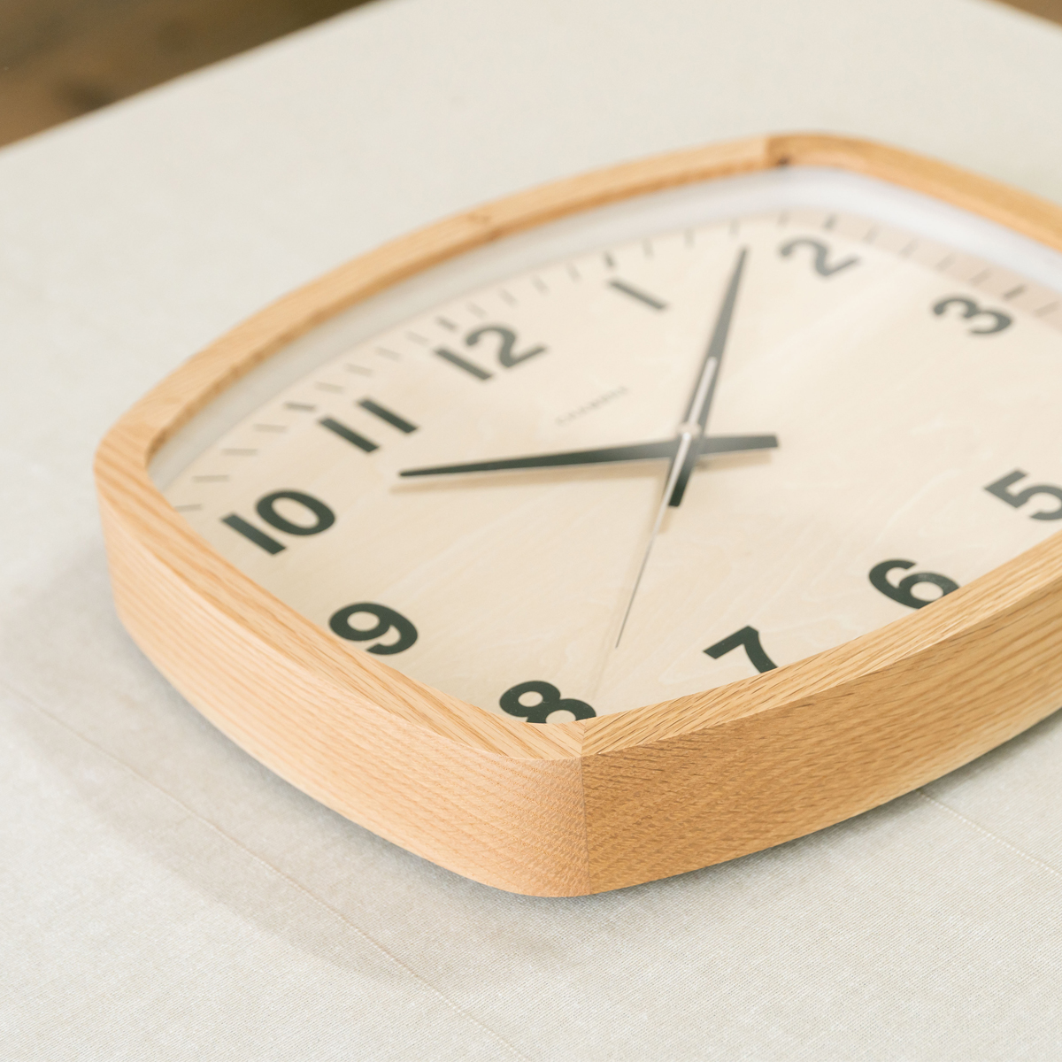 電波掛時計 Chambre R-SQUARE CLOCK OAK | かぜとゆきオンライン