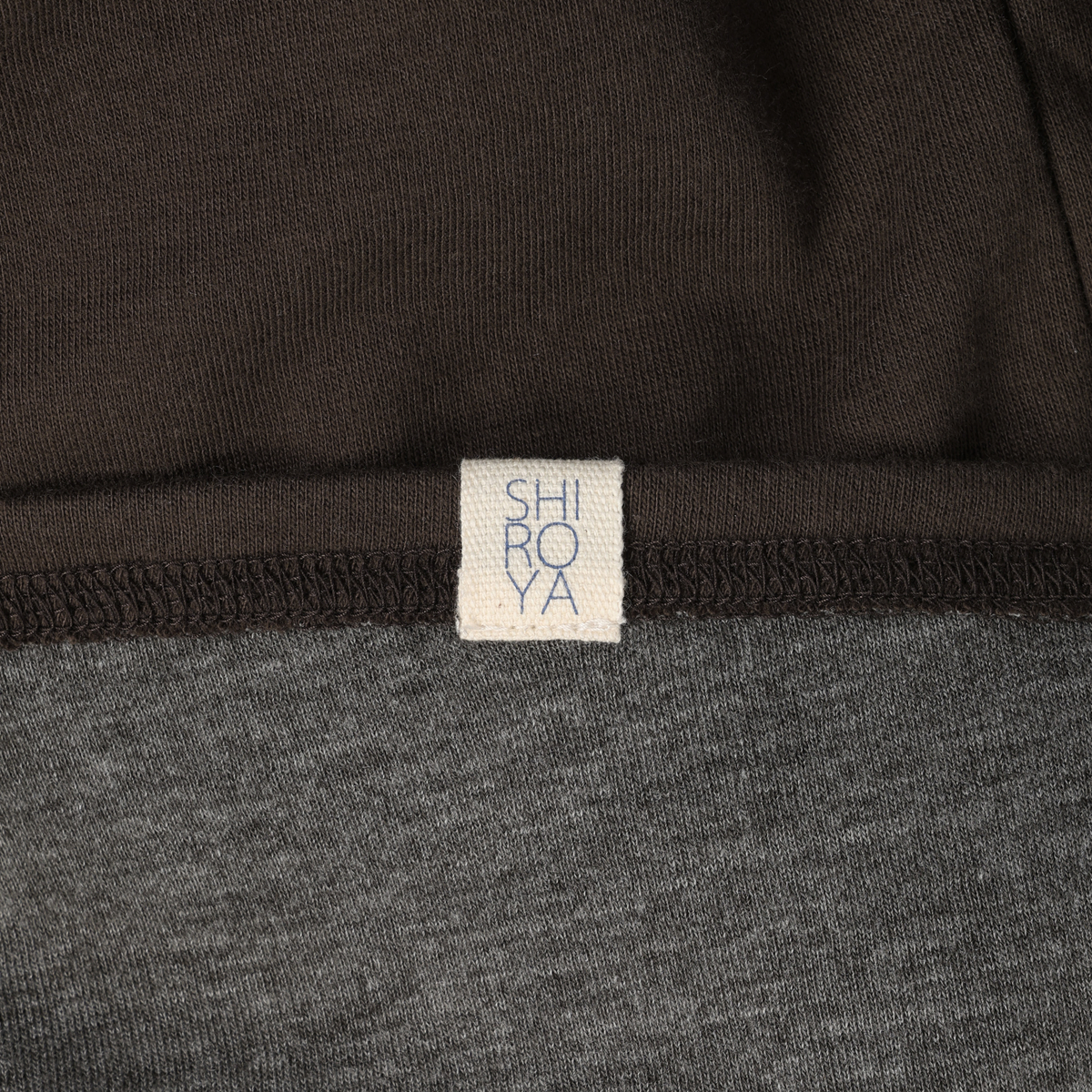 コーコラン接結タートルネックプルオーバー