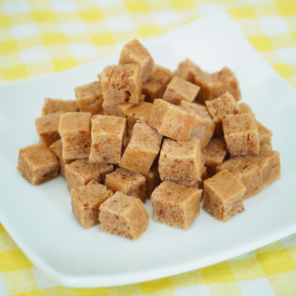 【ペット】絹紗ビーフ　キューブ　プレーン　１００ｇ