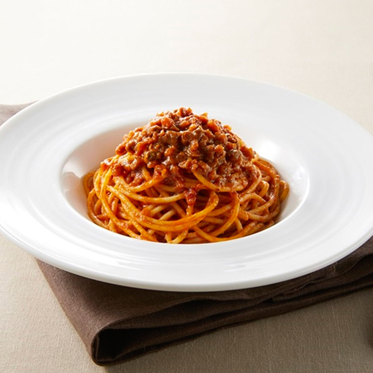 大人むけのパスタ　牛肉とイベリコ豚の粗挽きボロネーゼ