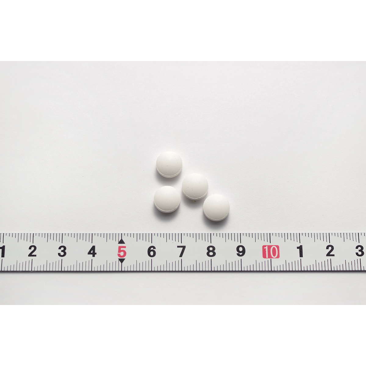小林製薬　カルシウムＭｇ　６０日分（２４０粒）