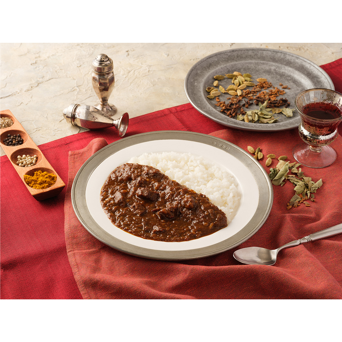 エム・シーシー食品　１００年目の自信（ビーフカレー）１８０ｇ