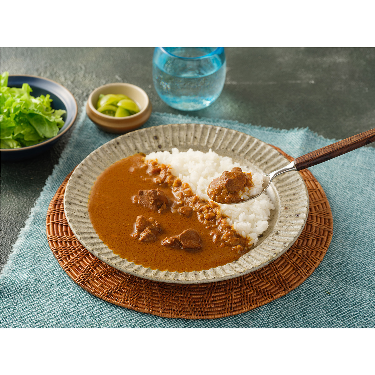エム・シーシー食品　小野員裕の鳥肌の立つカレー　チキンカレー　２００ｇ