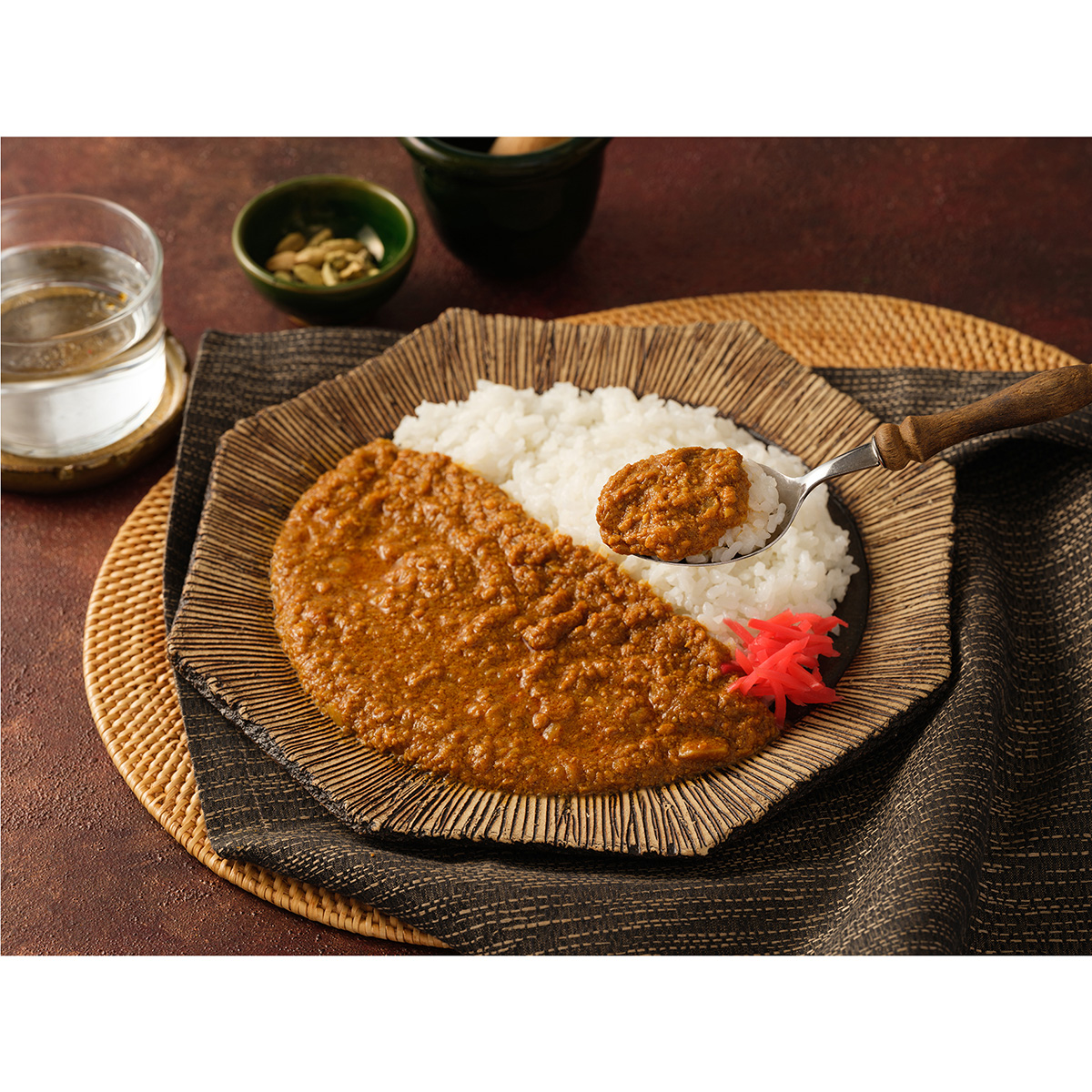 エム・シーシー食品　小野員裕の鳥肌の立つカレー　キーマカレー　２００ｇ