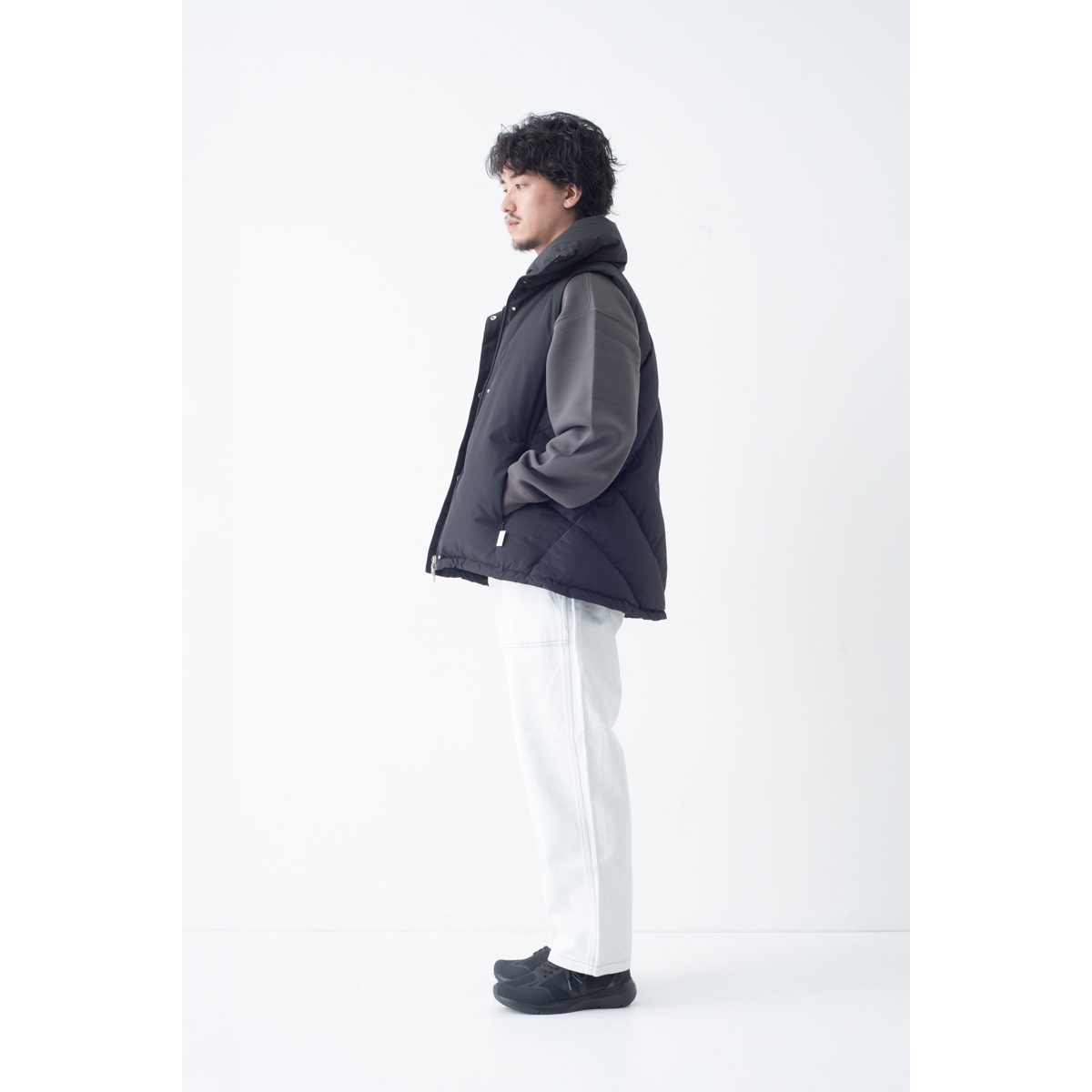 STAND COLLAR DOWN VEST