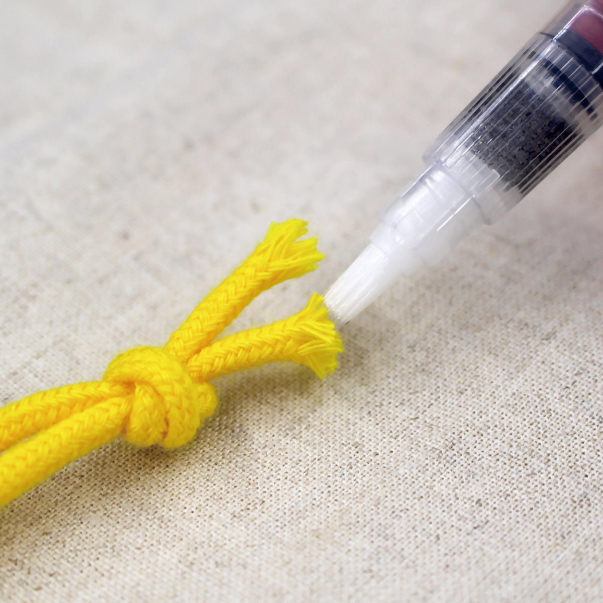 ＫＡＷＡＧＵＣＨＩ　ほつれ止め筆ペンα　５ｍｌ　１９－５３７