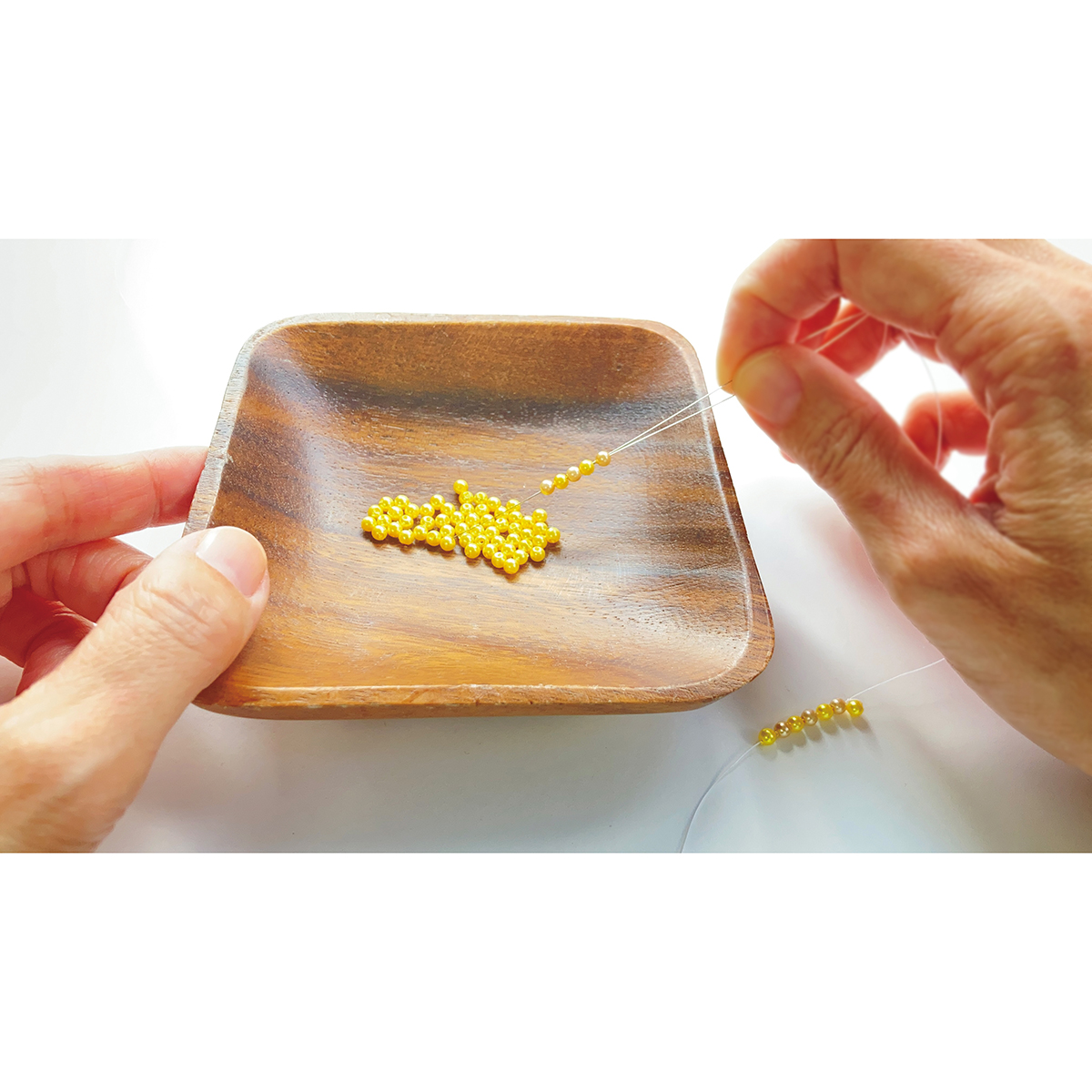 ＫＡＷＡＧＵＣＨＩ　ビーズ通し　１０ｃｍ　２本入　９０－０２９