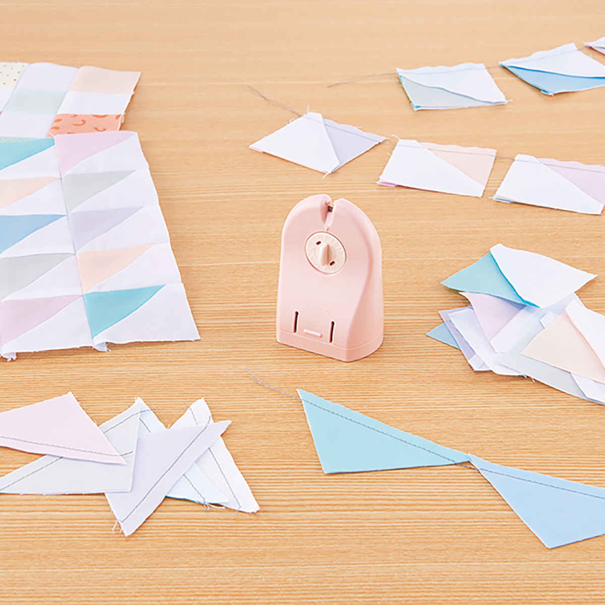 クロバー　糸切カッター　スタンドタイプ　５７－４９９