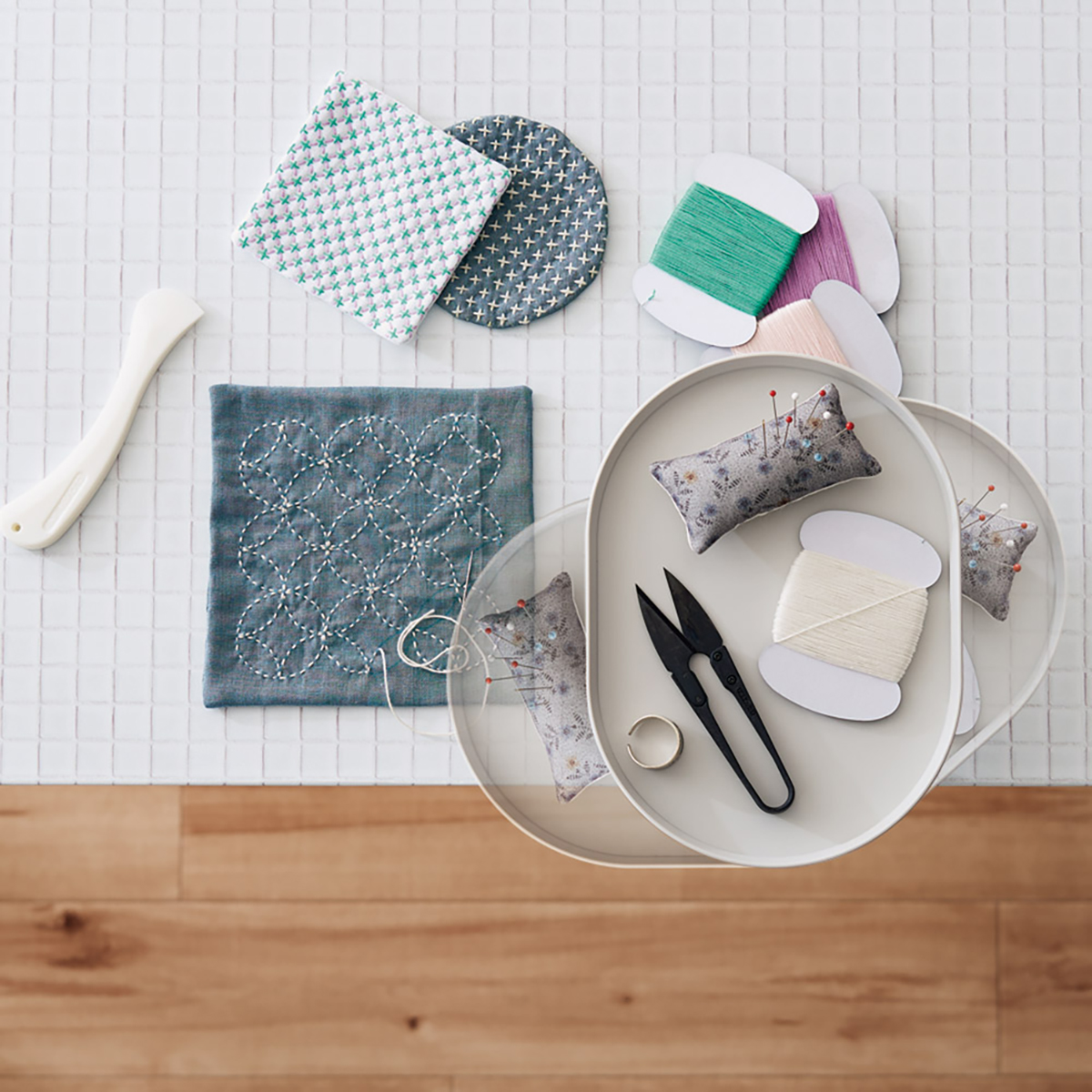 クロバー　クランプ付クラフトトレー　グレー　５７－６５９