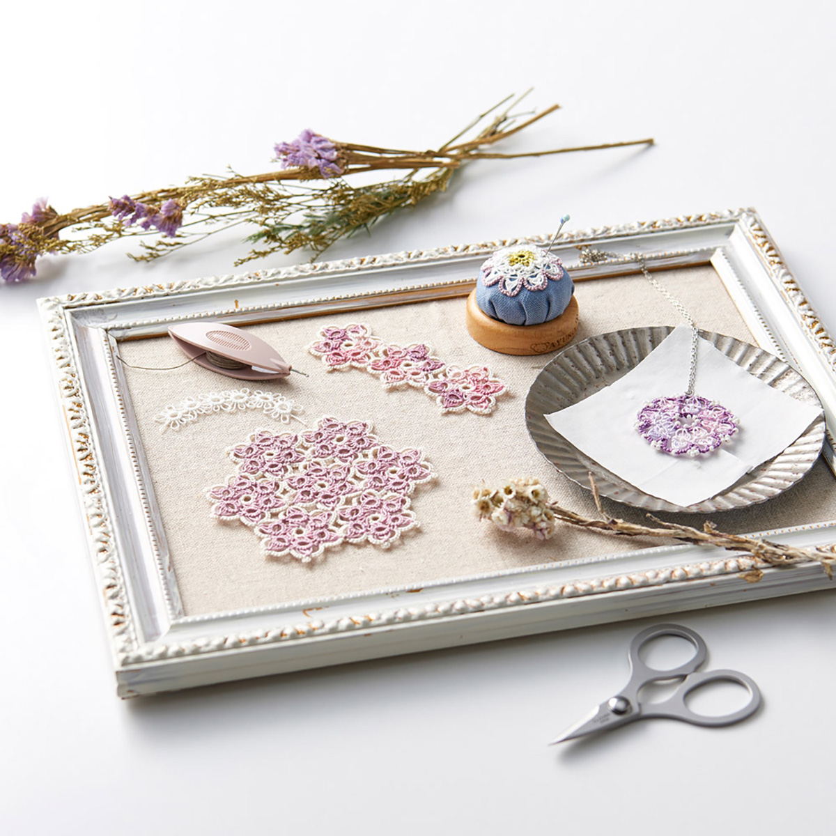 クロバー　かぎ針付タティングシャトル　Ｎｏ．８（０．９０ｍｍ）　５７－７１０