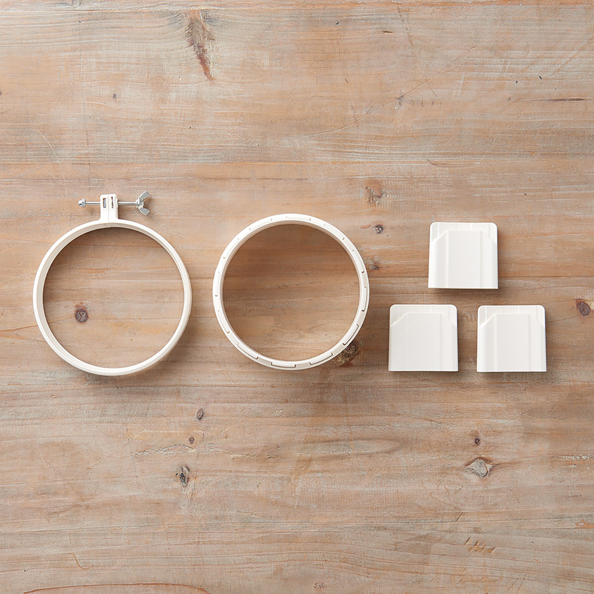 クロバー　パンチニードル用フープ　１２ｃｍ　５７－７７３