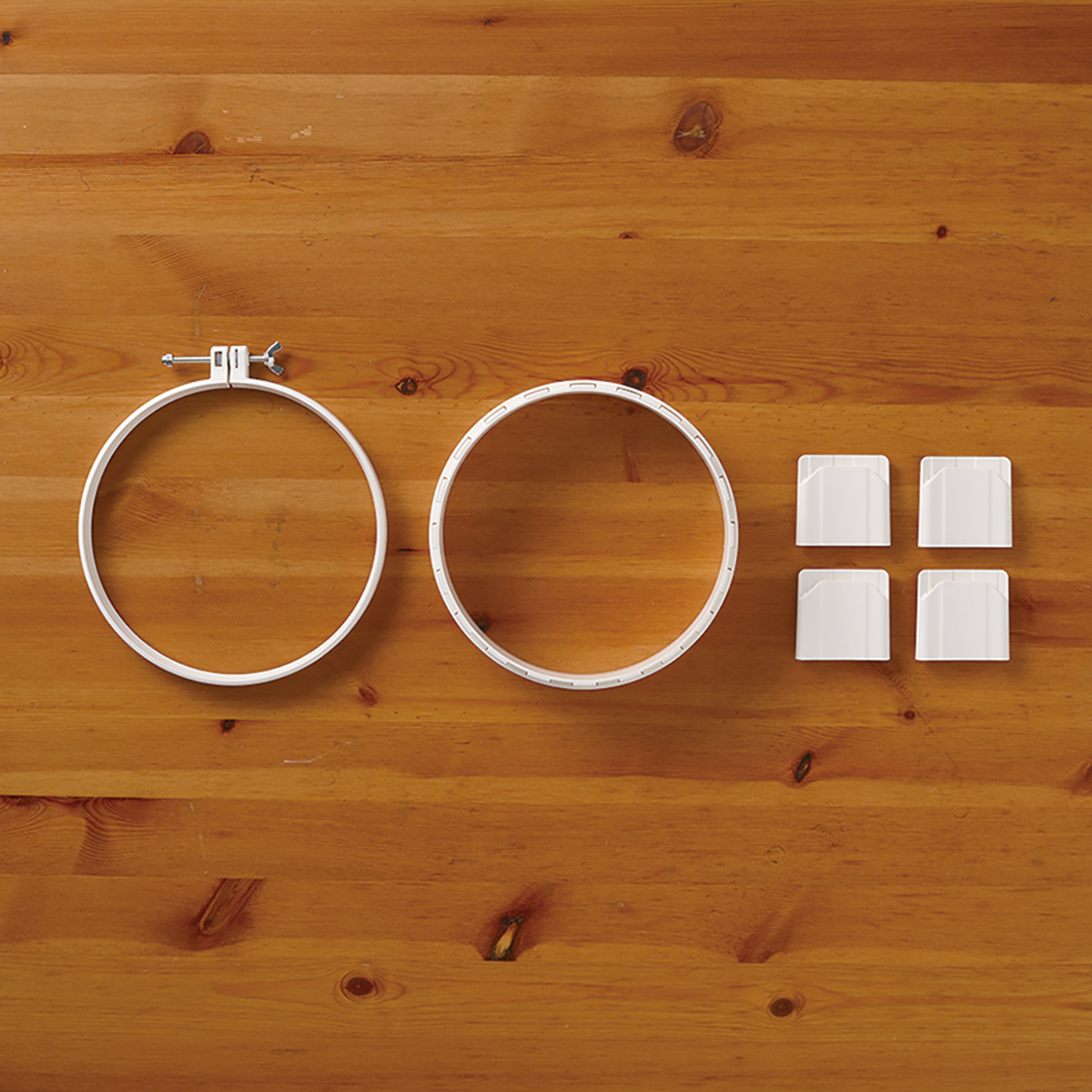 クロバー　パンチニードル用フープ　１８ｃｍ　５７－７７４